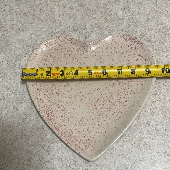 HEART SHAPED CERAMIC SPECKLED PINK 9.5” PLATE OR PLATTER MADE IN PORTUGAL - Picture 5 of 6